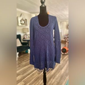Lilly Pulitzer navy blue crochet tuni top with pom pom trim size small